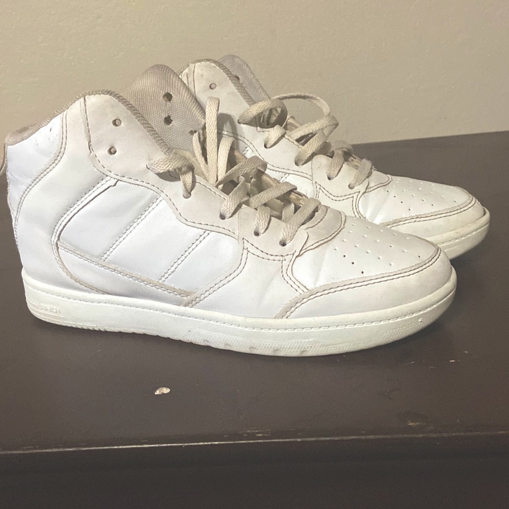 AND1 size:6/7